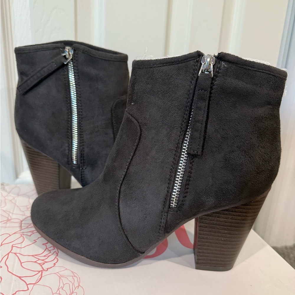 Women's Suede Ankle Boots - Charcoal